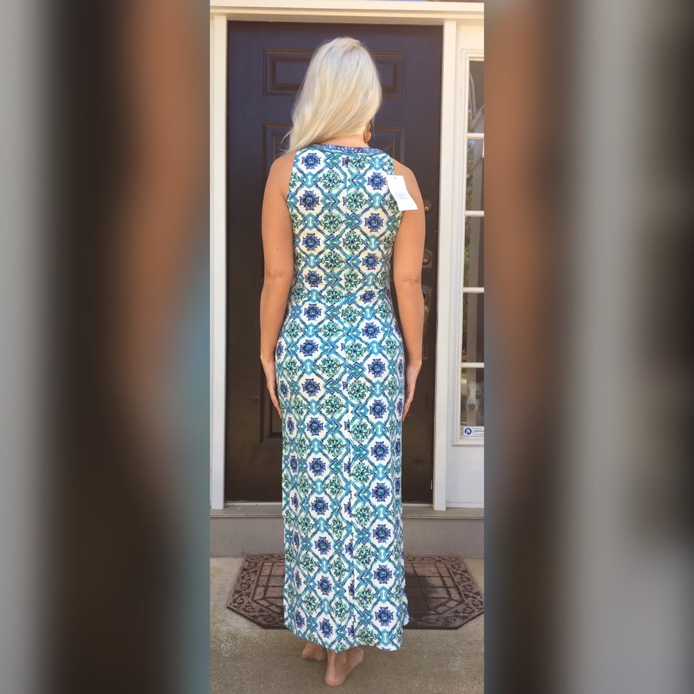 SUMMER CLEARANCE 🌸 Stunning Pattern Maxi Dress! - Picture 2 of 2
